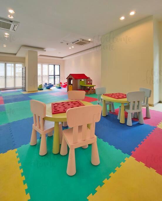 Bay Laurel, Country Garden Danga Bay Homestay By Welcome Home Джохор-Бару Экстерьер фото